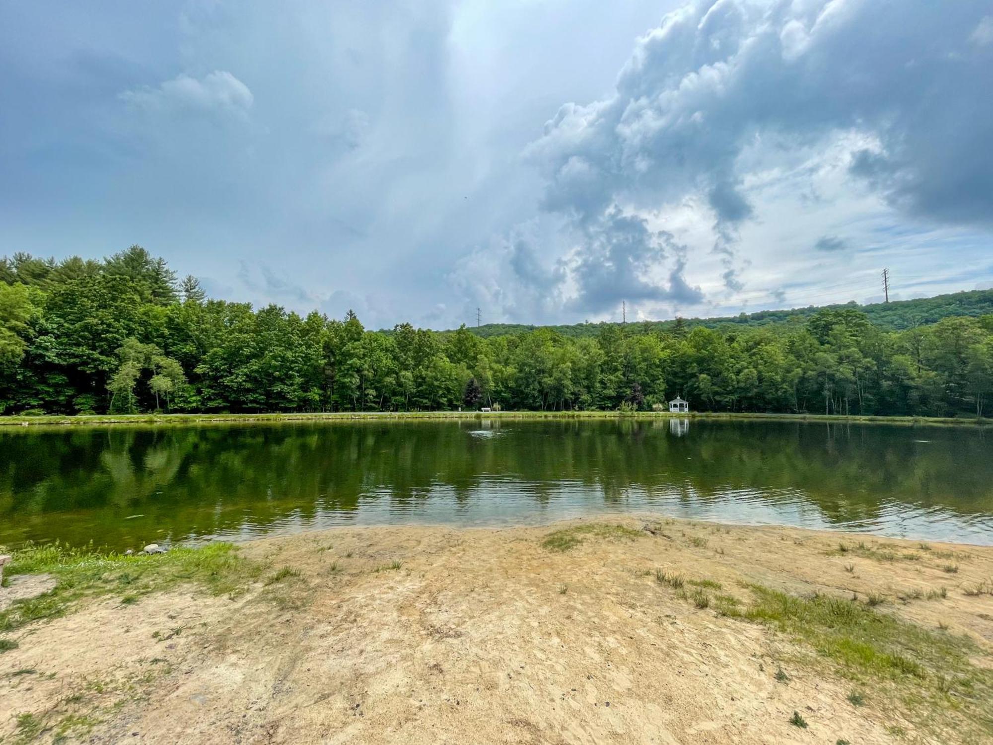 Premier Cozy Cabin - Free Amenities & Comm Indoor Pools Bushkill Exterior foto