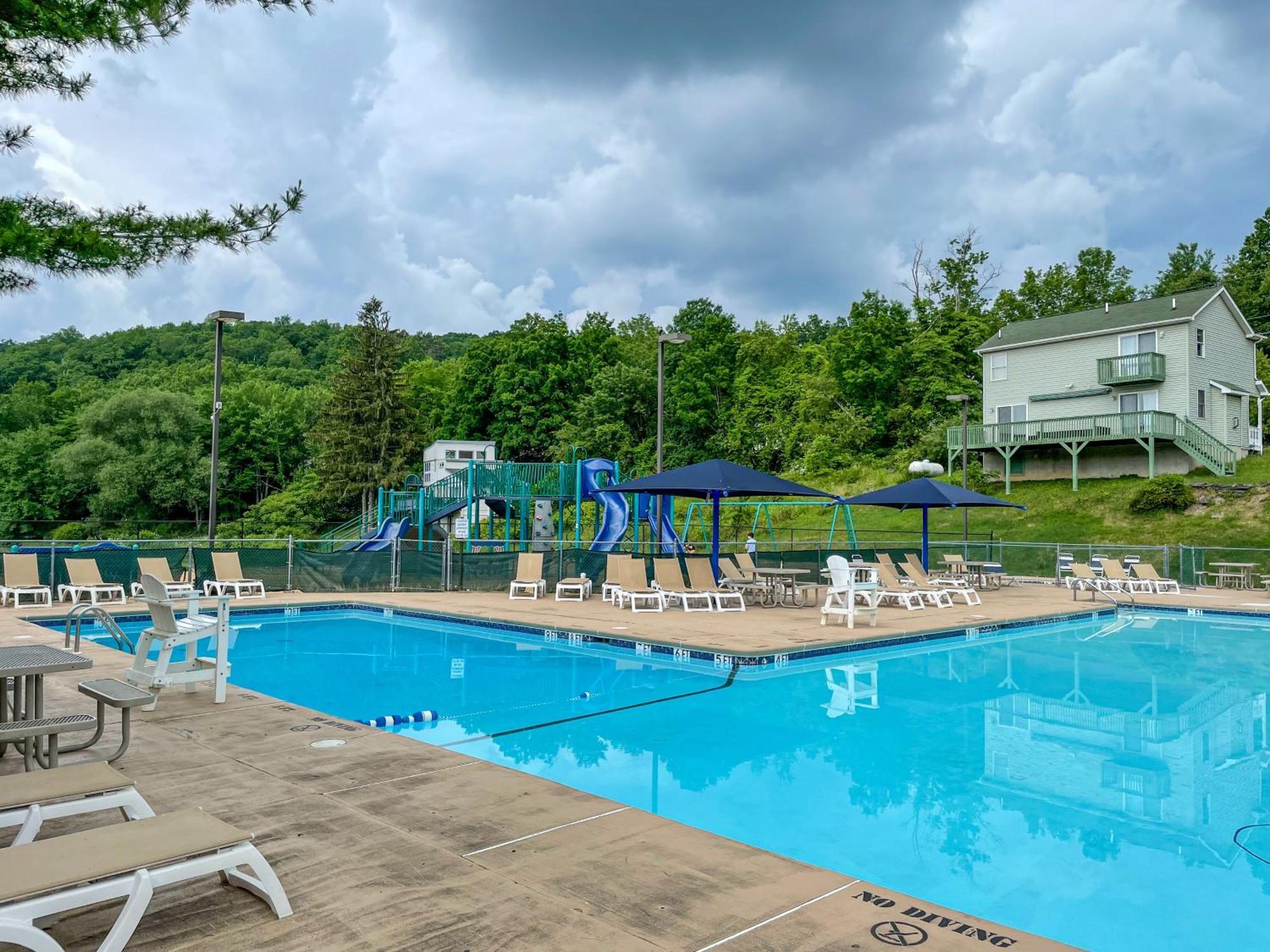 Premier Cozy Cabin - Free Amenities & Comm Indoor Pools Bushkill Exterior foto
