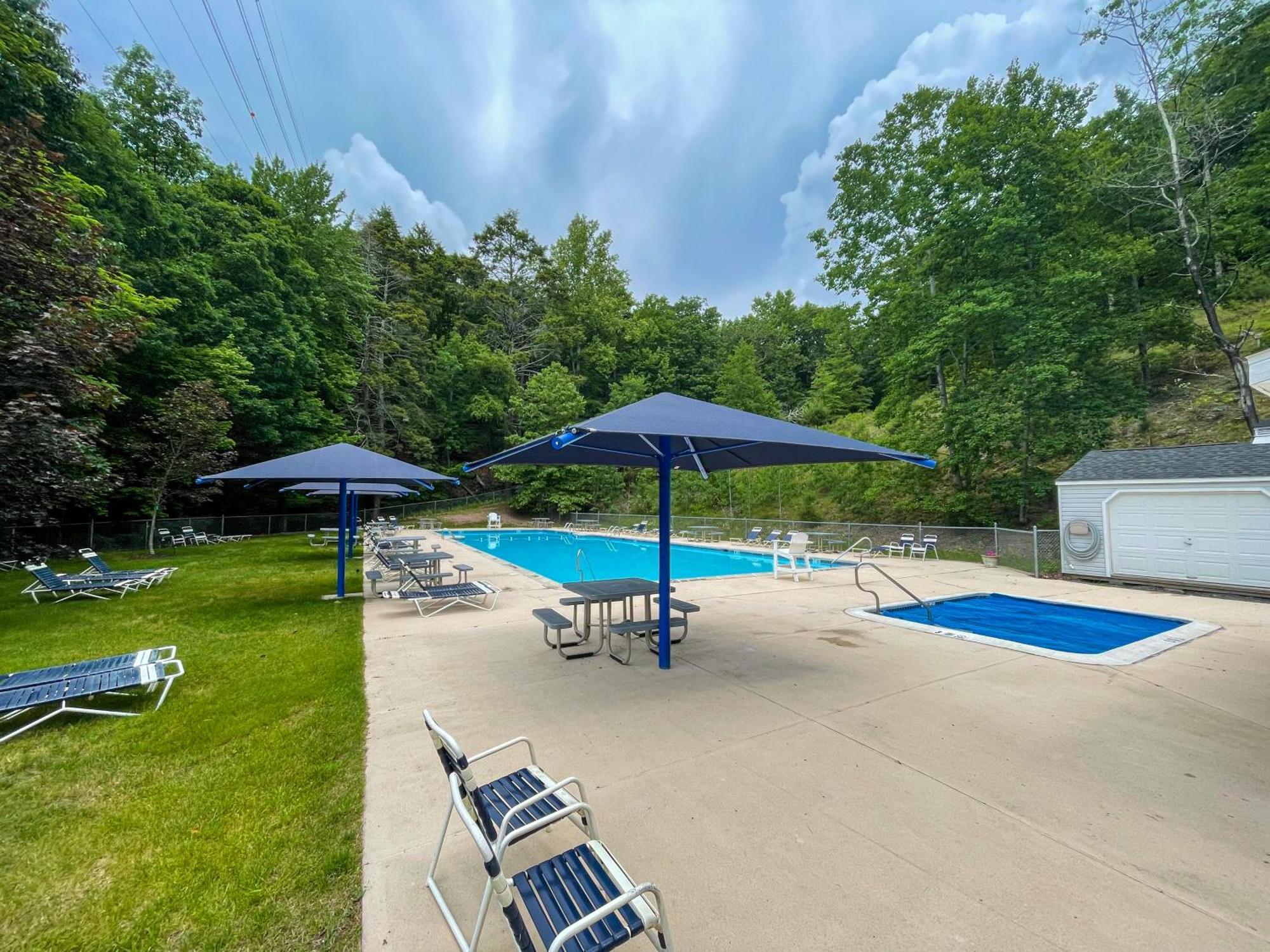 Premier Cozy Cabin - Free Amenities & Comm Indoor Pools Bushkill Exterior foto